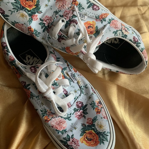 Floral Vans. Super cute. Purchased last year at an outlet in Gatlinburg, TN. - Picture 4 of 9